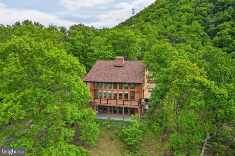 334 Tomahawk Ln, Edinburg, VA 22824