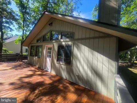 213 Morrie, Basye, VA 22810