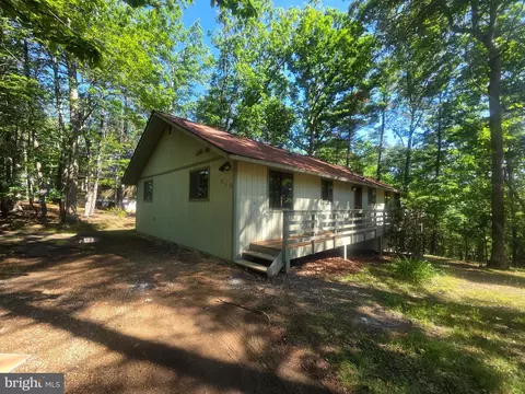 213 Morrie, Basye, VA 22810
