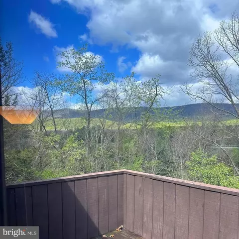 274 13c The Hl #13-C, Basye, VA 22810