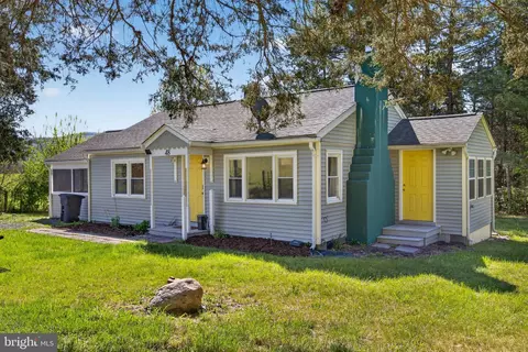 48 Bowman Ln, Fort Valley, VA 22652