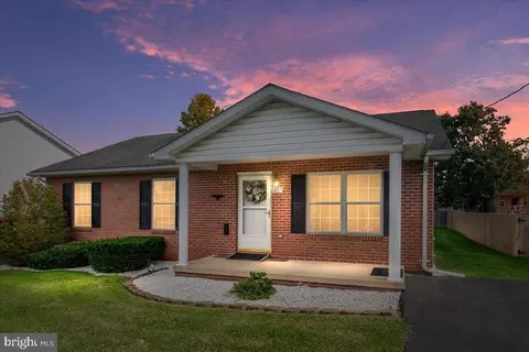 277 Miller Dr, Strasburg, VA 22657