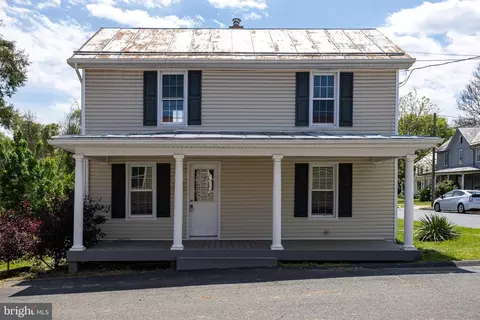 223 W High St, Woodstock, VA 22664