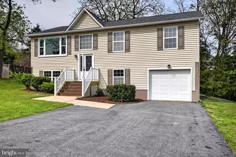 213 Black Oak Dr, Maurertown, VA 22644