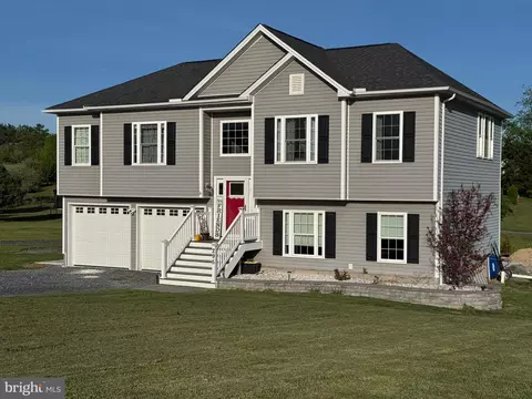 295 Sara Ann Ave, Edinburg, VA 22824
