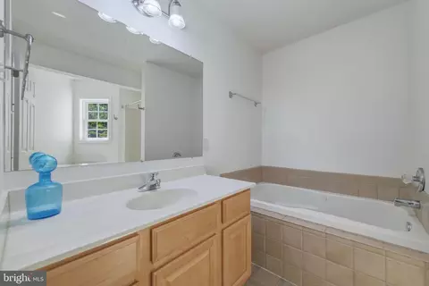 Entry Way - 139 Maple Ave, Mount Jackson, VA 22842 photo 4 of 8
