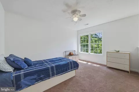 Bedroom - 139 Maple Ave, Mount Jackson, VA 22842 photo 3 of 4