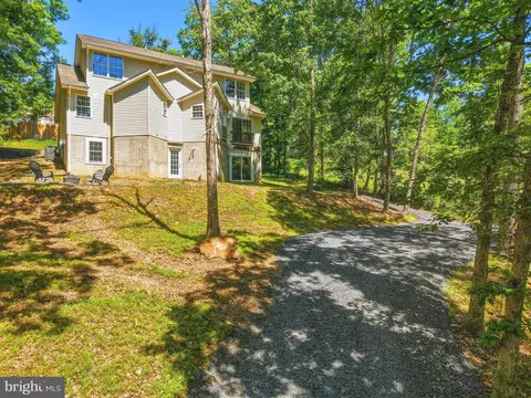 Exterior - 139 Maple Ave, Mount Jackson, VA 22842 photo 5 of 9