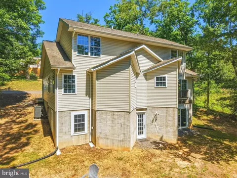 Exterior - 139 Maple Ave, Mount Jackson, VA 22842 photo 7 of 9