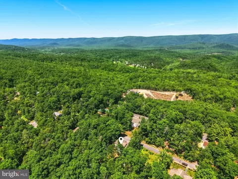 View/Area - 139 Maple Ave, Mount Jackson, VA 22842 photo 2 of 6
