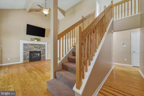 Entry Way - 139 Maple Ave, Mount Jackson, VA 22842 photo 1 of 8