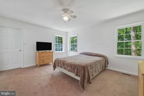 Bedroom - 139 Maple Ave, Mount Jackson, VA 22842 photo 1 of 4