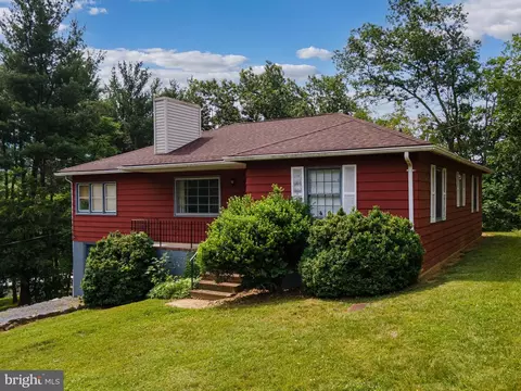 117 S Grove Ave, Edinburg, VA 22824