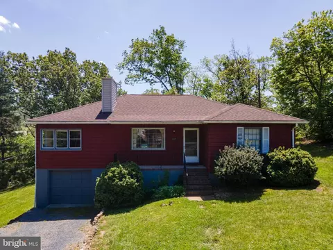 117 S Grove Ave, Edinburg, VA 22824