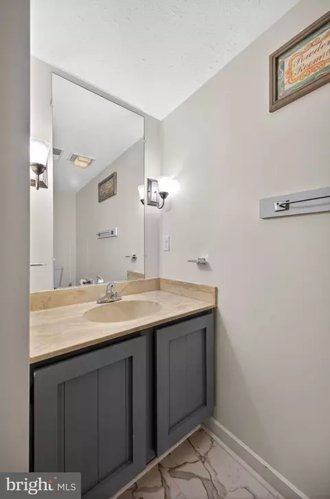 Bath - 404 Spitz Ln # B, Basye, VA 22810 photo 1 of 4
