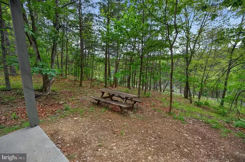 Exterior - 404 Spitz Ln # B, Basye, VA 22810 photo 4 of 5