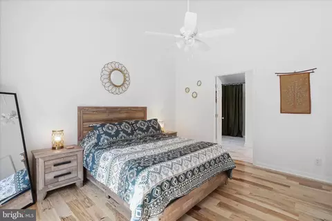 Bedroom - 598 Crab Apple Rd, Mount Jackson, VA 22842 photo 5 of 6