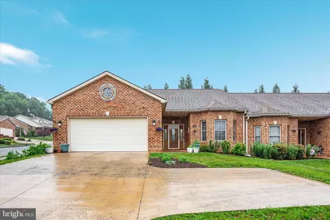 140 Donna Dr, Woodstock, VA 22664