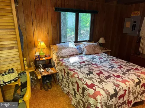 Bedroom - 1368 Sundance Mountain Rd, New Market, VA 22844 photo 2 of 2
