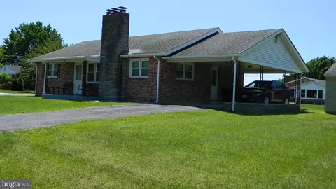 129 Apple Ave, Mount Jackson, VA 22842