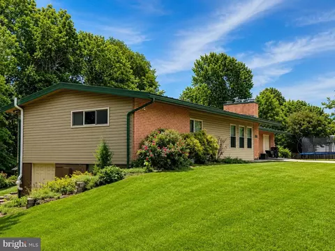 110 Comer St, Edinburg, VA 22824