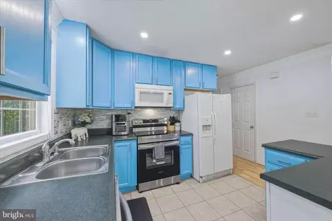 Kitchen - 671 Willow Ln, Mount Jackson, VA 22842 photo 3 of 3