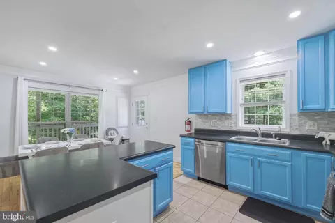 Kitchen - 671 Willow Ln, Mount Jackson, VA 22842 photo 2 of 3