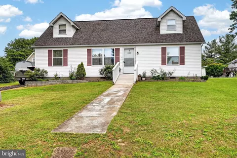 Exterior - 5821 Robin St, Mount Jackson, VA 22842 photo 1 of 2