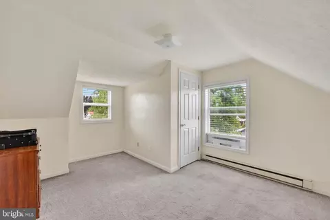 Bedroom - 5821 Robin St, Mount Jackson, VA 22842 photo 2 of 4