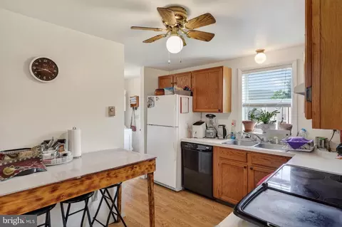 Kitchen - 5821 Robin St, Mount Jackson, VA 22842 photo 2 of 3