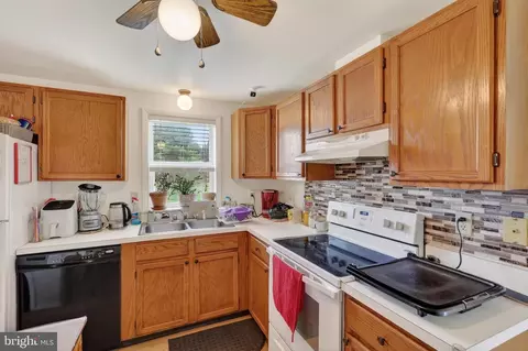 Kitchen - 5821 Robin St, Mount Jackson, VA 22842 photo 3 of 3