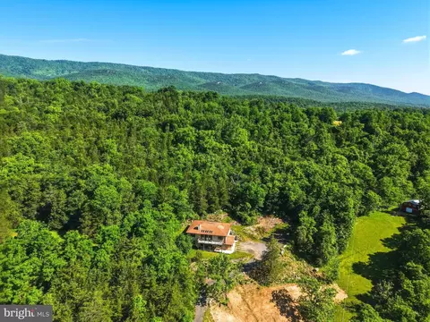 1639 Sugar Hill Rd, Maurertown, VA 22644