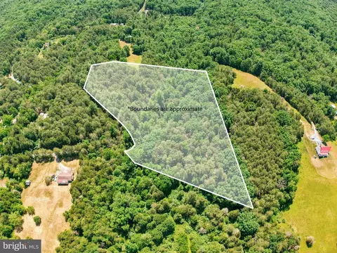 Many Waters Lane Lane, Fort Valley, VA 22652
