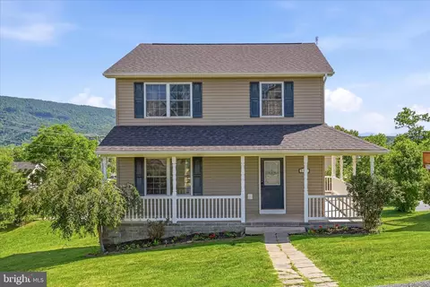 556 Thompson St, Strasburg, VA 22657