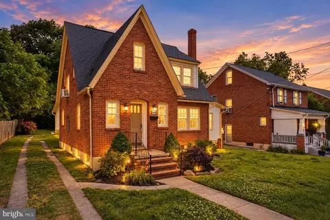 564 Orchard St, Strasburg, VA 22657