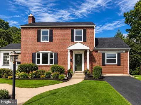 332 N Lee St, Woodstock, VA 22664