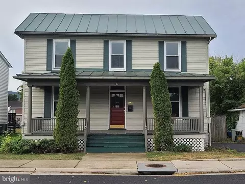 214 E Queen St, Strasburg, VA 22657