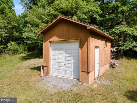 Exterior - 1499 Buggy Ridge Rd, Mount Jackson, VA 22842 photo 4 of 7