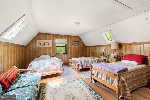 Bedroom - 1499 Buggy Ridge Rd, Mount Jackson, VA 22842 photo 1 of 5