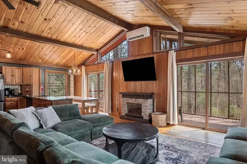 116 Palmer Rd, Basye, VA 22810