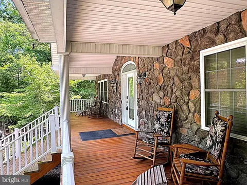 Exterior - 226 Early Dr, Basye, VA 22810 photo 2 of 23