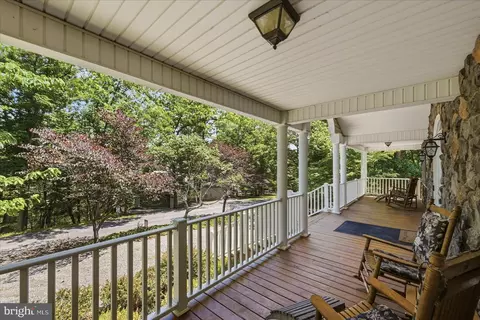 Exterior - 226 Early Dr, Basye, VA 22810 photo 7 of 23