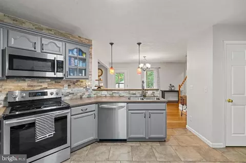 Kitchen - 88 Pin Oak, Mount Jackson, VA 22842 photo 6 of 7