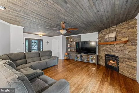 Entry Way - 88 Pin Oak, Mount Jackson, VA 22842 photo 2 of 6