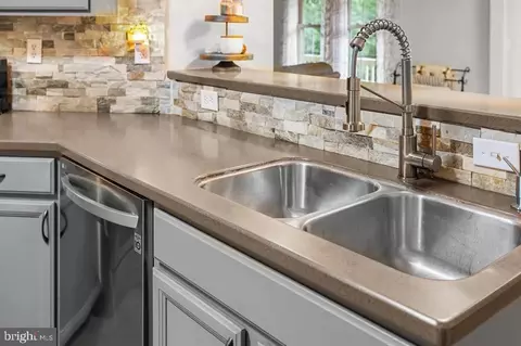 Kitchen - 88 Pin Oak, Mount Jackson, VA 22842 photo 3 of 7