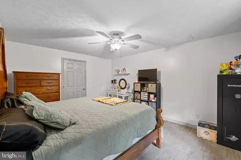 Bedroom - 88 Pin Oak, Mount Jackson, VA 22842 photo 6 of 7