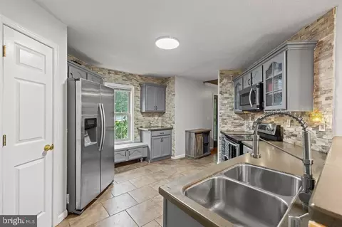 Kitchen - 88 Pin Oak, Mount Jackson, VA 22842 photo 1 of 7