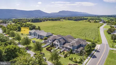 246 Parkside Ct, Woodstock, VA 22664