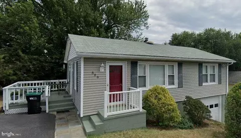 328 Lee St, Strasburg, VA 22657