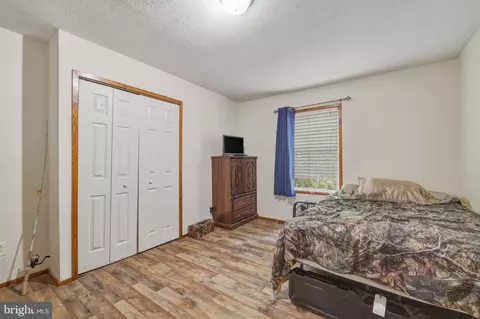 Bedroom - 272 Willow Ln, Mount Jackson, VA 22842 photo 4 of 5